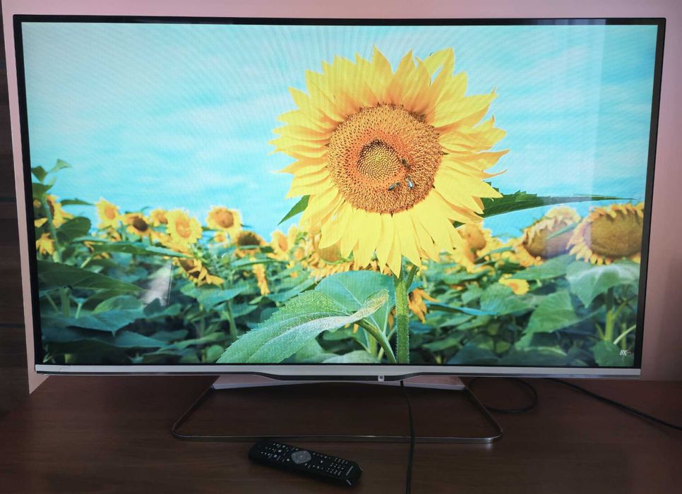 Телевізор "47" Philips 47pfl7108k/12  / Ambilight