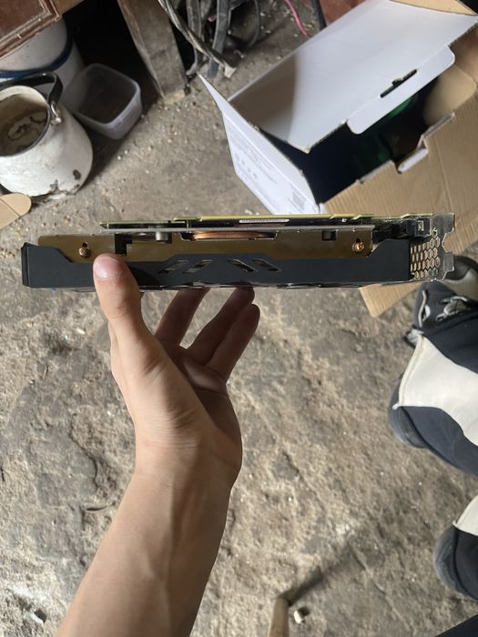 продам видюху GTX 1660 на 6 гб