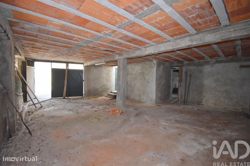 Casa tradicional T3 em Miranda do Corvo de 220,00 m2
