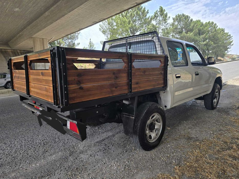 Toyota Hilux Tracker