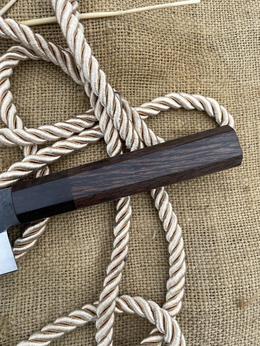 Кований ніж накірі з сталі N690 62-63hrc+кріо, ручної роботи з венге