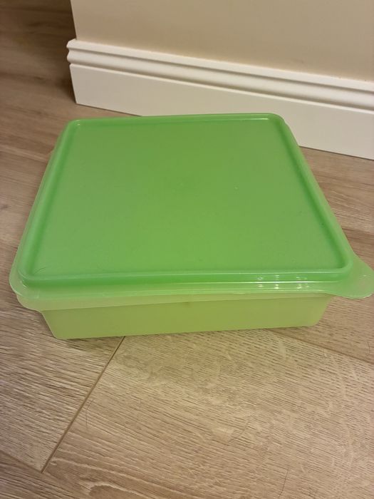 Duży pojemnik Tupperware szczelne zamknięcie do lodówki