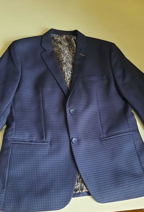 Piękny garnitur męski