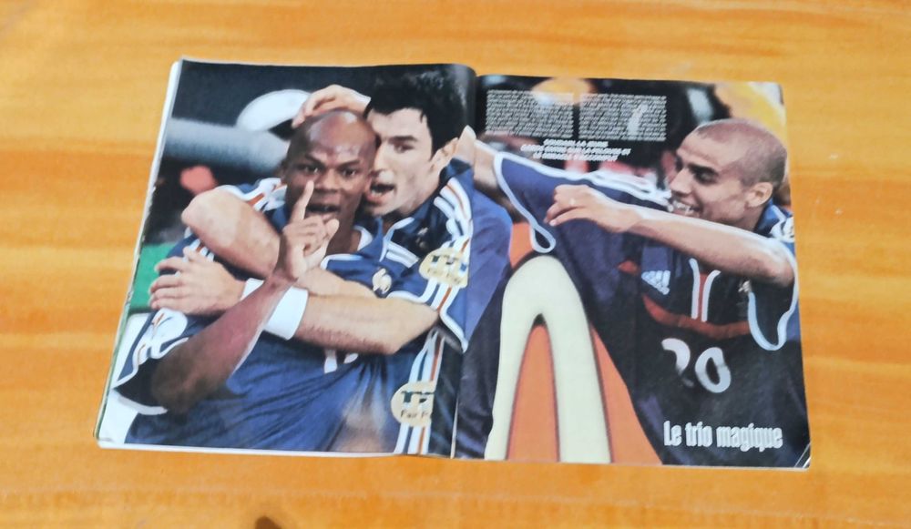 Revista Futebol Paris História e Fotos Vitória Histórica no Euro 2000