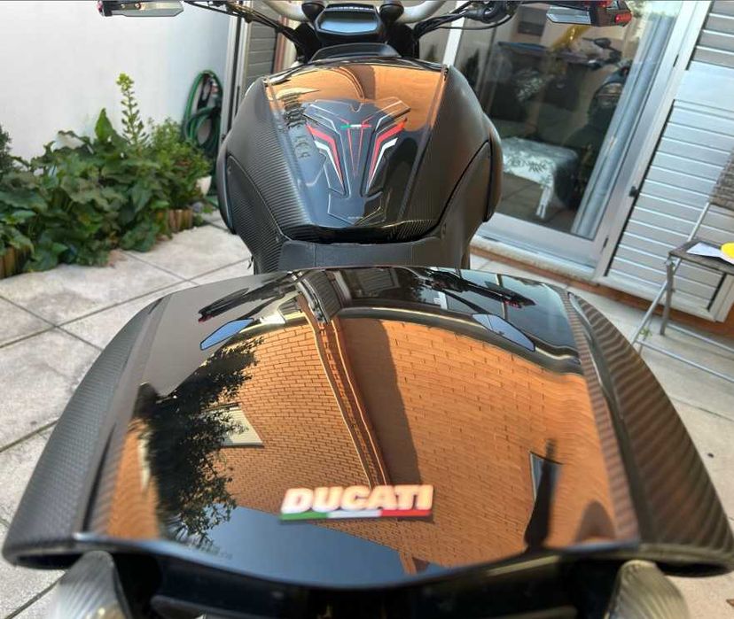 DUCATI Diavel 1200 black possivel credito 150€