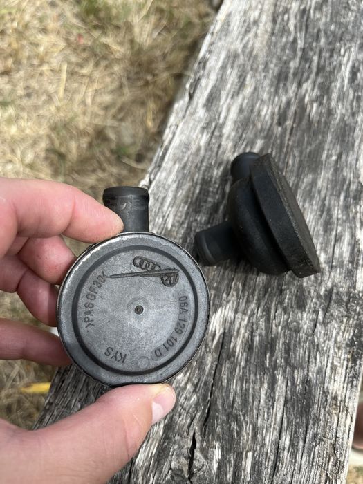 Клапан вентиляции картера Audi Seat Skoda Volkswagen