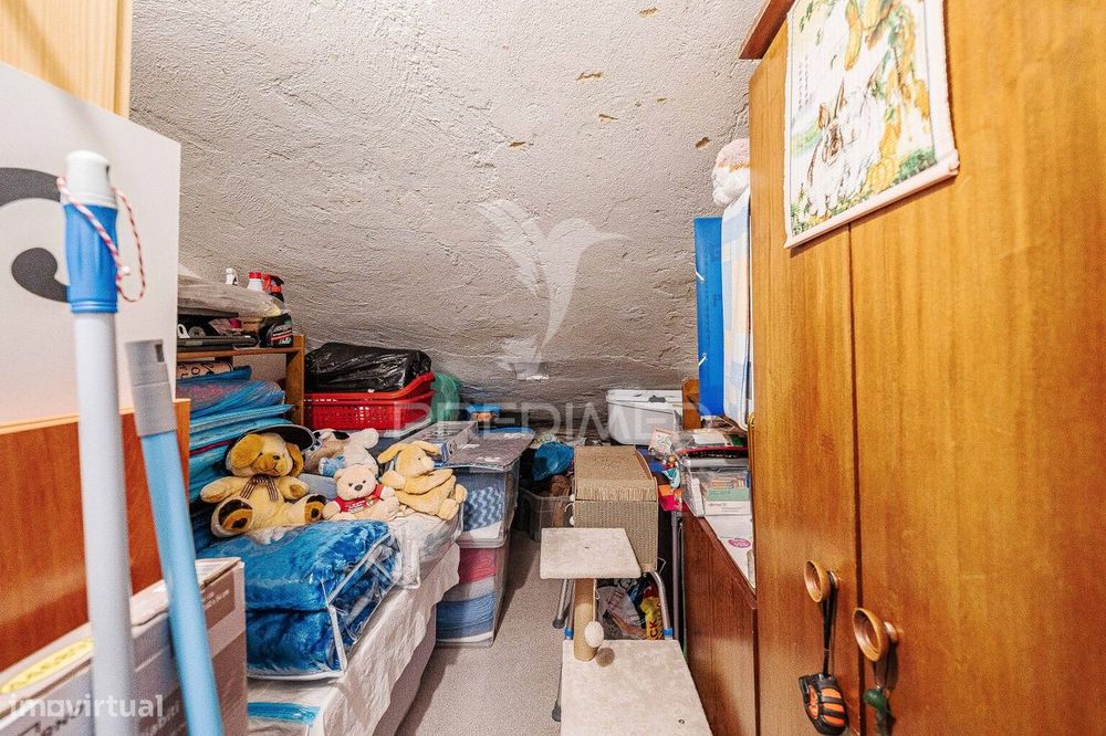 BAIXA DE PREÇO - Apartamento T2 C/garagem em Agualva-Cacém – Oportu...