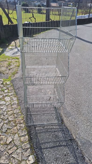 4 cestos super resistentes.