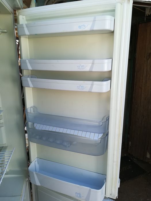 Холодильник Indesit полочки індезіт  запчастини