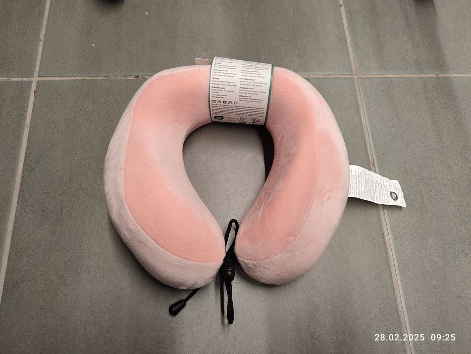 Nowa różowa poduszka pod szyję z pianką pamięciową