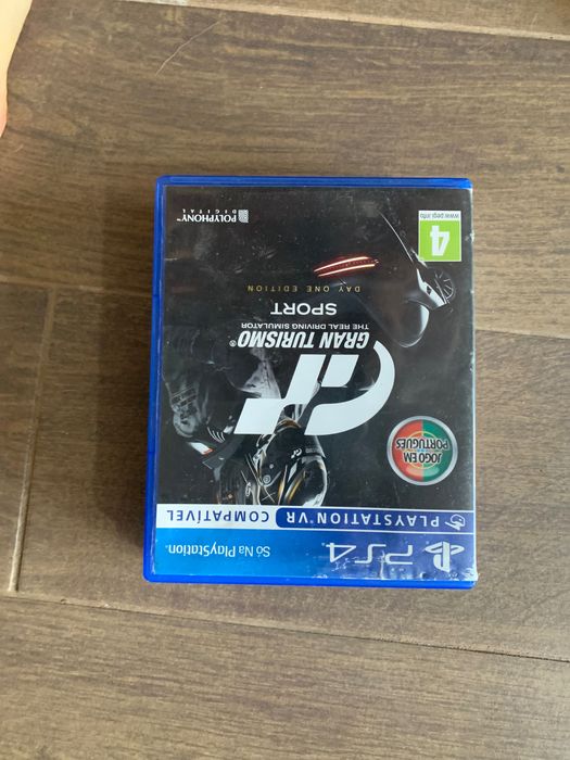 PS4 1TB + dois comandos sem fio +3 jogos (FC24, FIFA24, GT Sport)