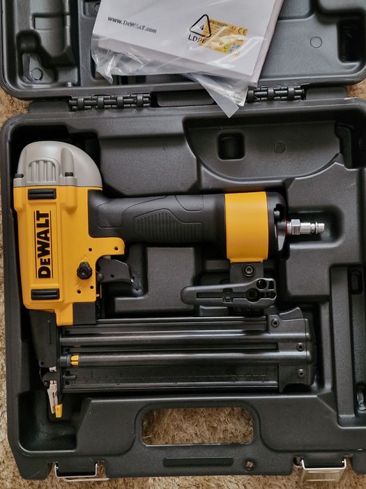 Pregador pneumático DEWALT DPN1850PP-XJ