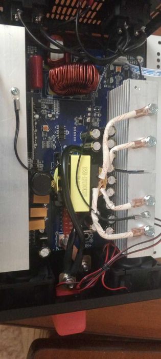 Інвертор 12/220 чиста синусоїда