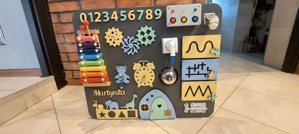 Tablica edukacyjno sensoryczna