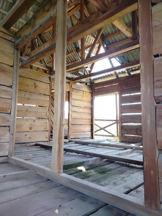 Продається недобудований будинок з великим підвальним гаражем на 3авто