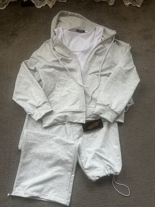 Продам жіночий костюм