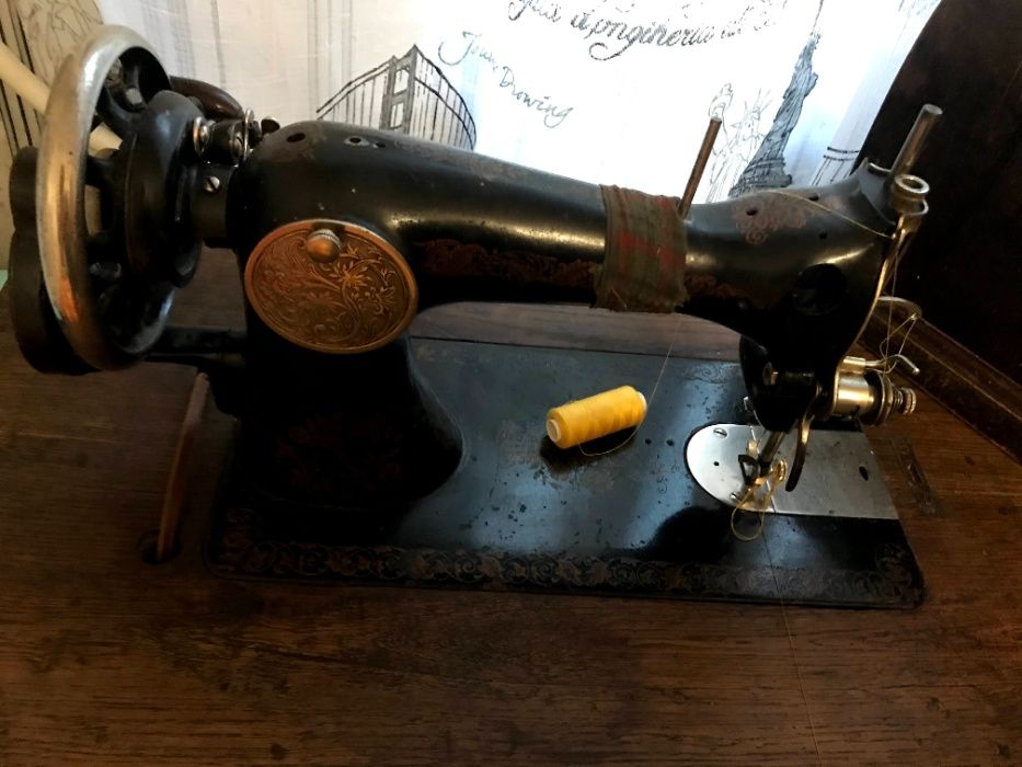 Швейная машинка Подолка (ручная и ножная)