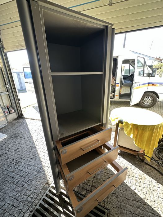 Movel com rodas expositor