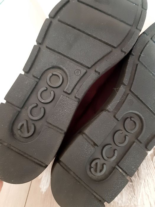 Продам женские туфли (кроссовки) ECCO