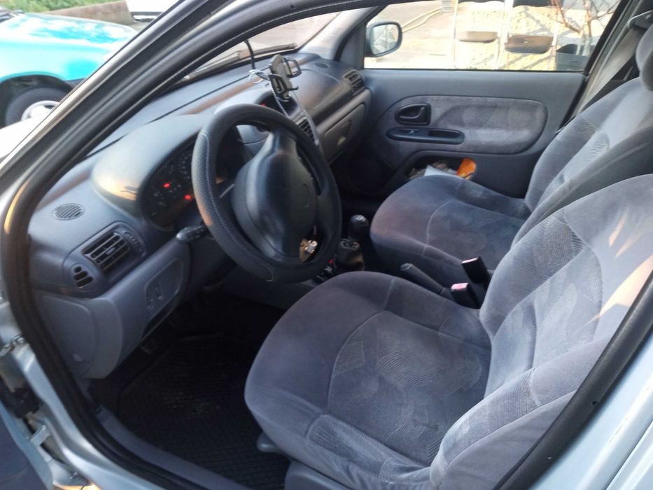 Renault Clio 158.000 km ano 2000 todo original 5 portas 1.2