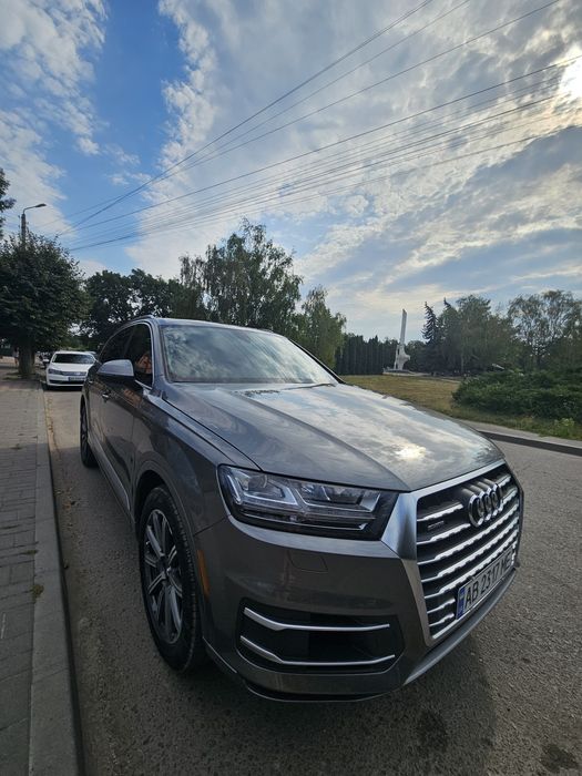 AUDI Q7 2017 Premium Plus