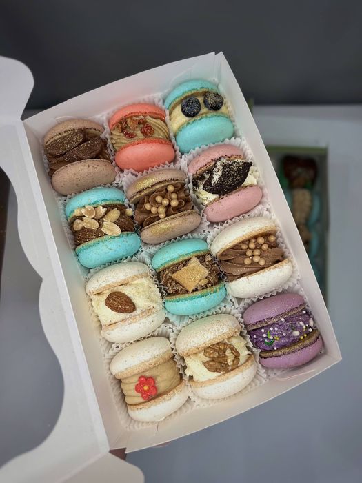 Макаронси, макарон, макарун. Подарунок. День валентина