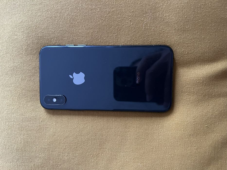 iPhone XS 64 GB with 2-year warranty64564064210433123