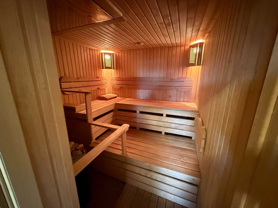 Продаж цегляного двоповерхового будинку 128 м2 з банею.