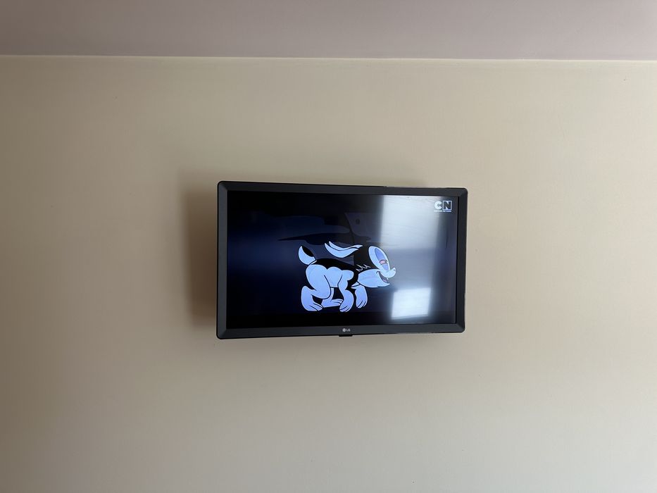 TV Led Lg para cozinha ou quarto 22”