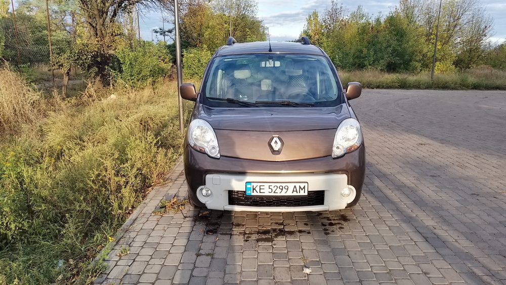 Продам Рено Кенго 2012.