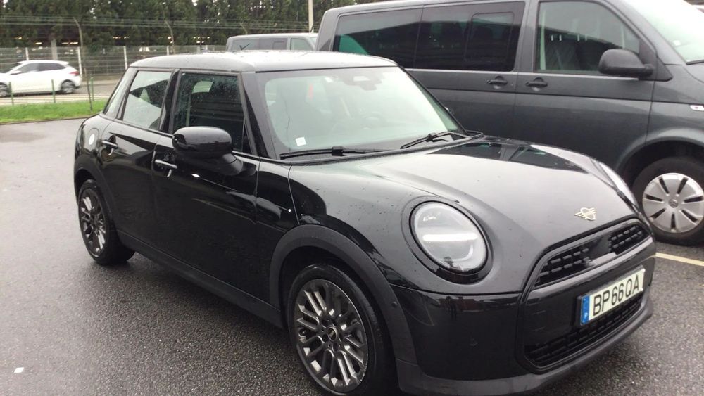 MINI 5 Portas Cooper Premium Essential Auto