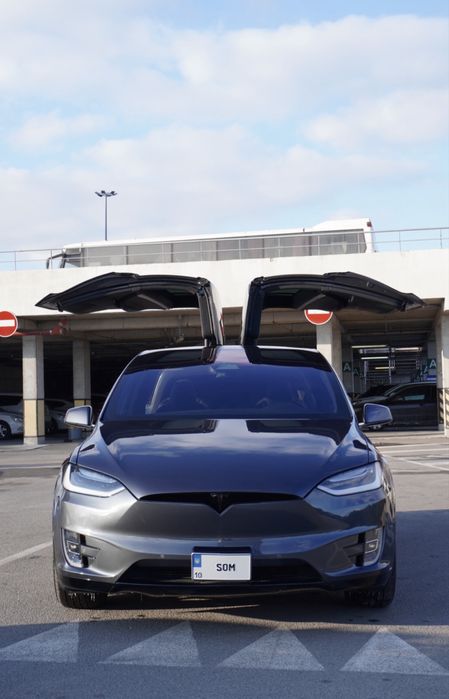 Tesla model X 2019