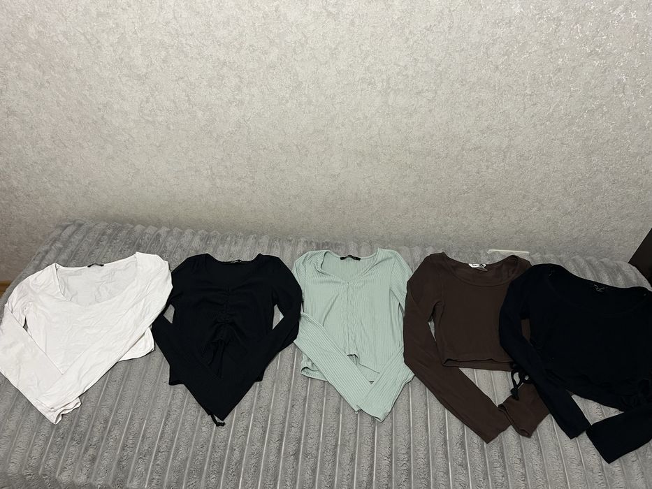 Топи по 80грн  розмір С-М