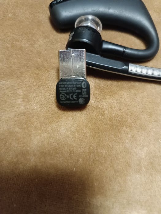 Гарнитура Plantronics Voyager Legend B235-M.