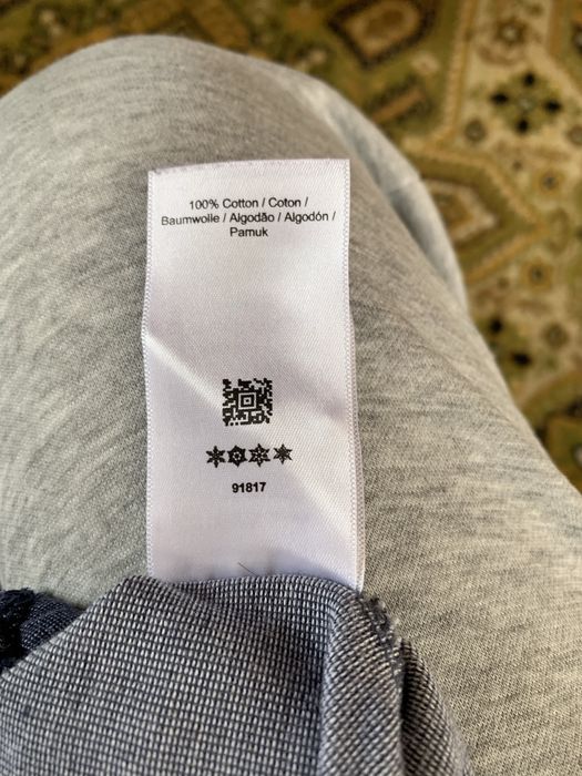поло Fred Perry.