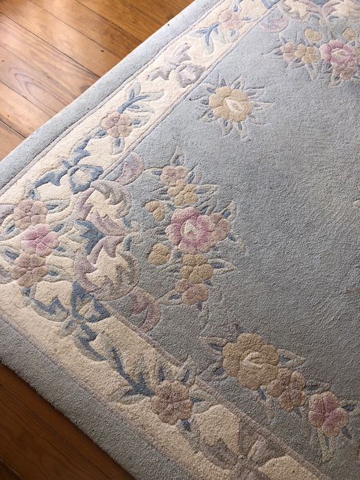 Grande carpete, de excelente qualidade