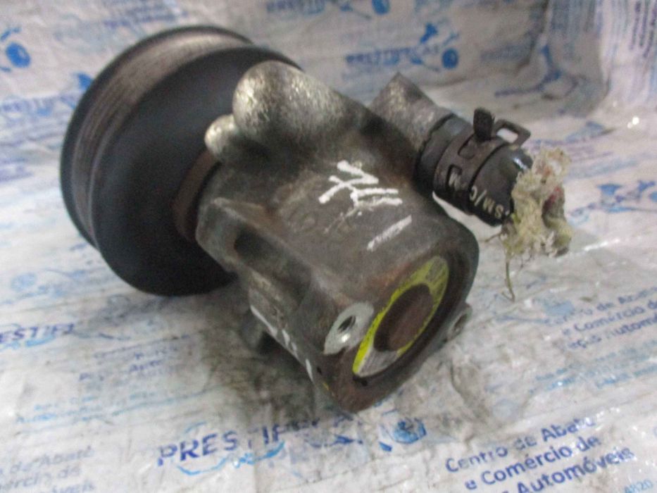 Bomba de direção VOLKSWAGEN Polo (6N)
