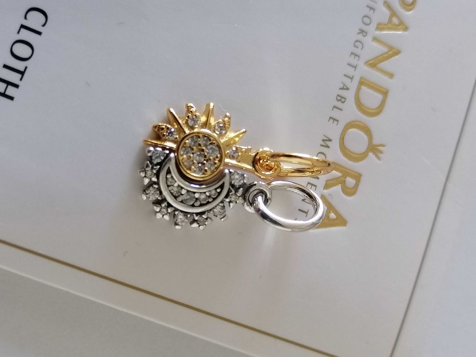 Słońce i księżyc charms od Pandora