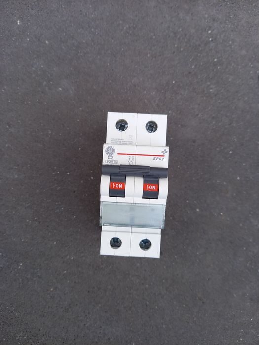 Disjuntor duplo    .