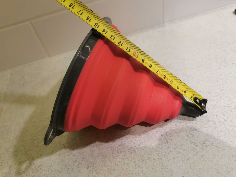 Silikonowy składany lejek 4,5–15cm, średnica 10-15cm, czerwony