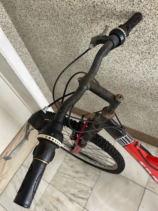 Bicicleta vermelha 26’’ – para peças ou restauração