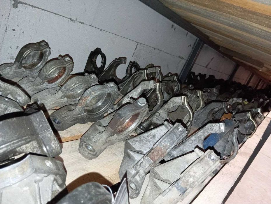 Кронштейн на Renault Master Trafic Kangoo Megane Scenic Zoe та інші