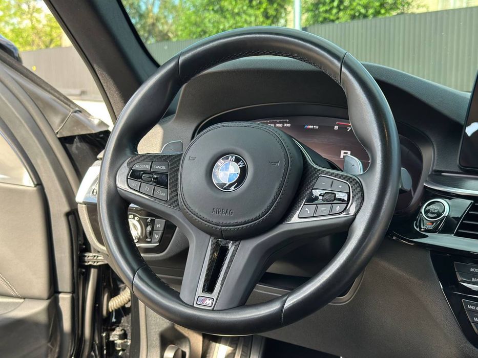BMW G30 M550i 2022