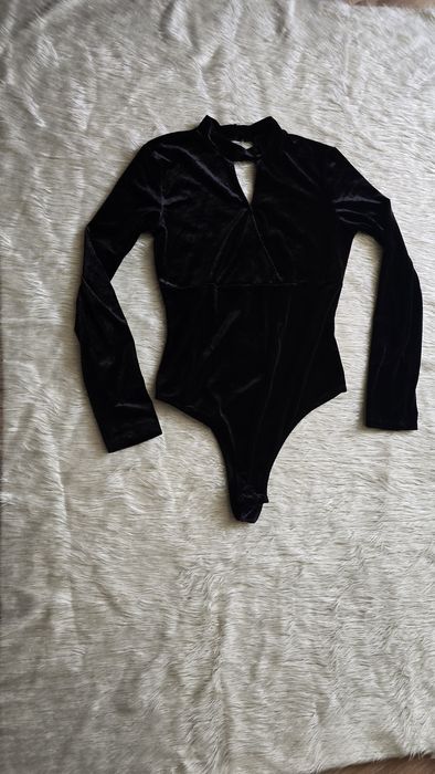 Czarne body Reserved