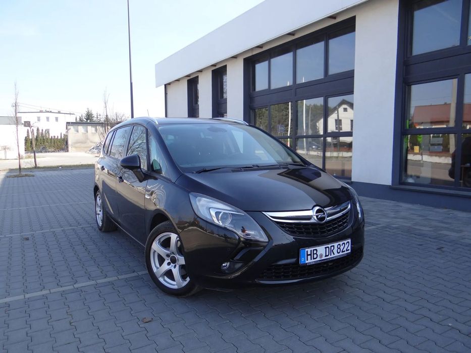 Opel Zafira 1.4Turbo*klima*grz.fotele*grz.kierownica*alufelgi*2kpl kół*