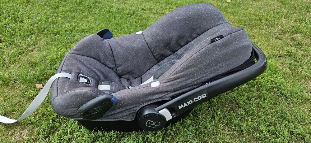 Fotelik Maxi - cosi Pebble Plus szary 0-12kg z daszkiem szary nosidełk