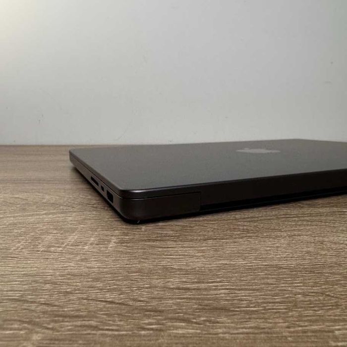 Macbook Pro 14" Late 2024 M4 Pro / 48Gb / SSD 512Gb акб:98% (код:M1556)