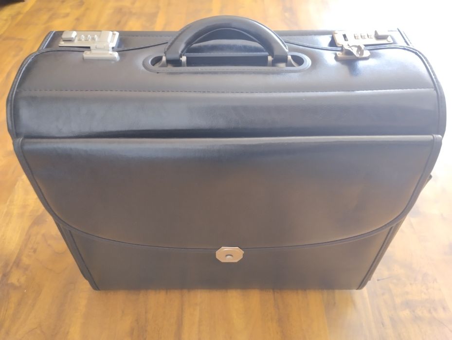 Skórzany kufer lotniczy 45x35x22