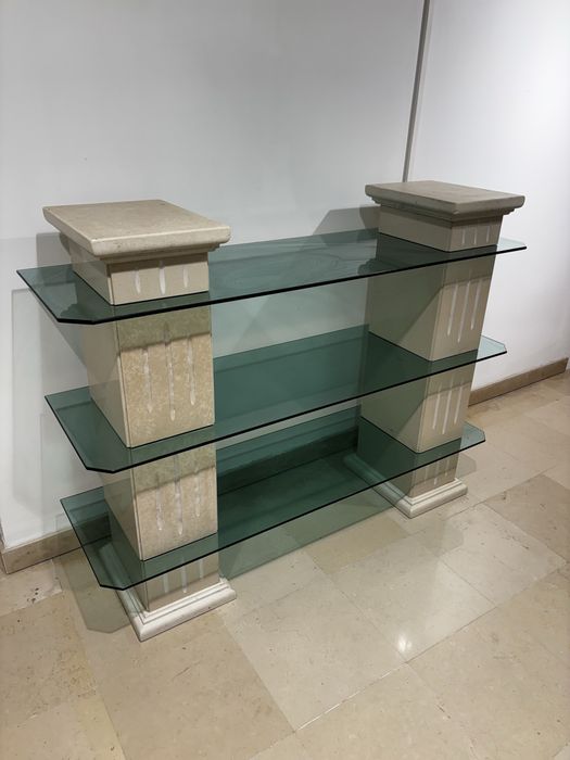 Móvel em Pedra Natural e Vidro Temperado