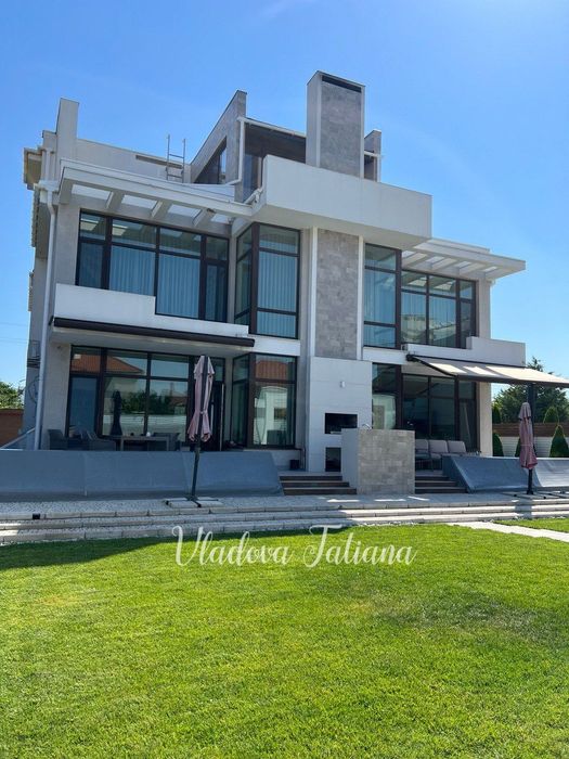 0% комиссии! Продажа шикарного ДОМА в Совиньоне, бассейн, цоколь